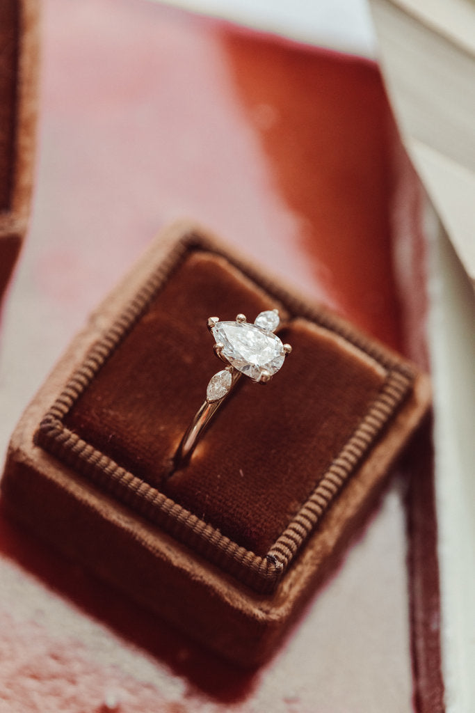 Solid Gold Lab-Grown Diamond Pear Ring (D9917D)
