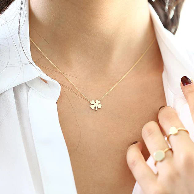 Solid Gold Diamond Clover Necklace (827EE8)