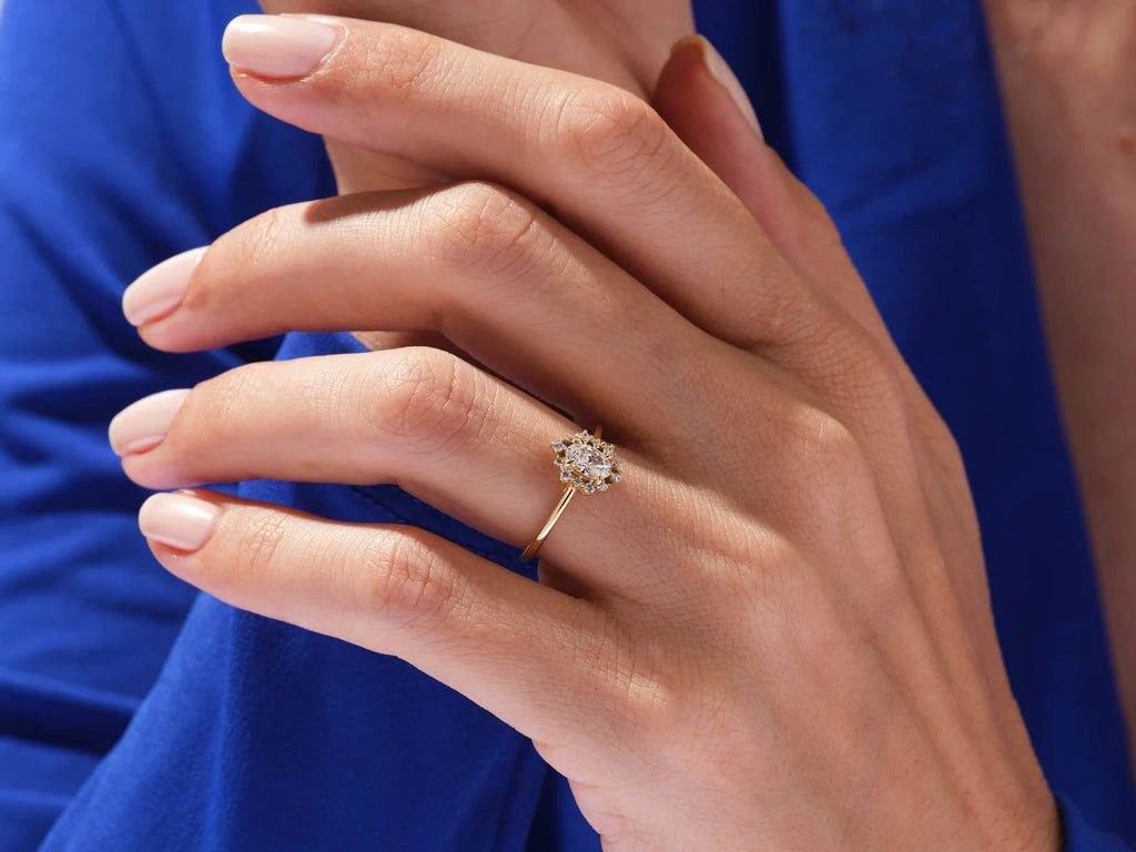 Oval 0.5 Sunburst Diamond Engagement Ring, photo 2