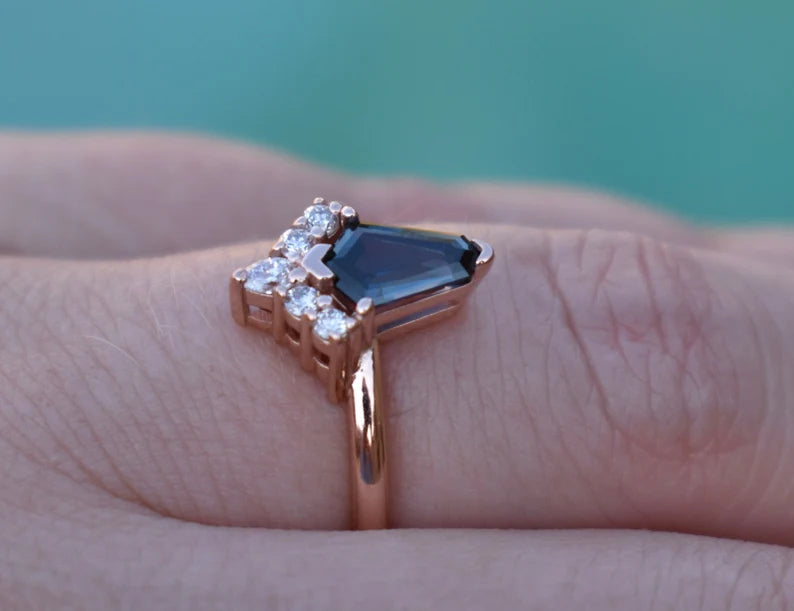Solid Gold Kite Shape Teal Sapphire Engagement Ring With Diamonds (01C9F5)