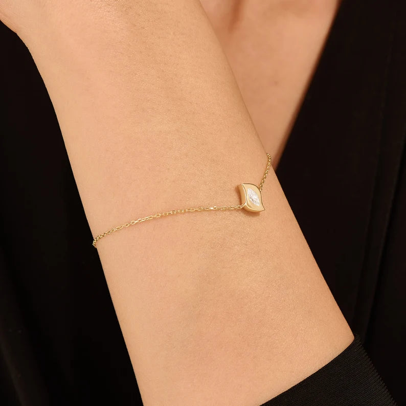 Solid Gold Diamond Solitaire Leaf Bracelet