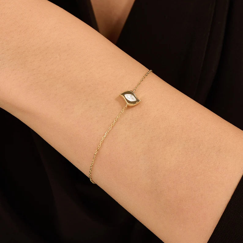 Solid Gold Diamond Solitaire Leaf Bracelet