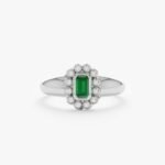 18K Solid Gold Emerald and Natural Diamond Vintage Ring - Image 2