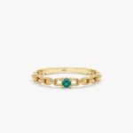 18K Solid Gold Single Emerald Chain Ring - Image 4