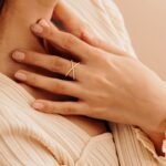 18K Solid Gold Natural Diamond X Ring - Image 3