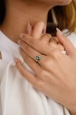 18K Solid Gold Emerald Statement Ring - Image 2