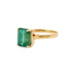 18K Solid Gold Emerald Ring - Image 3