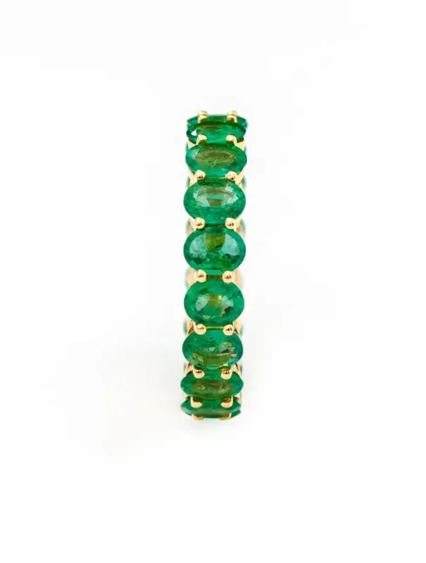 14k solid gold 4 78 carat oval cut natural emerald eternity band ring as003 2