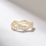 18K Solid Gold Alternating Pave Wavy Band: Minimalist Zigzag Ring for Women - Image 5