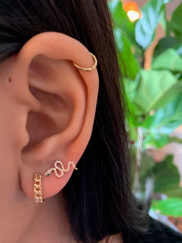 14k solid gold natural diamond and emerald snake studs 2500a 2