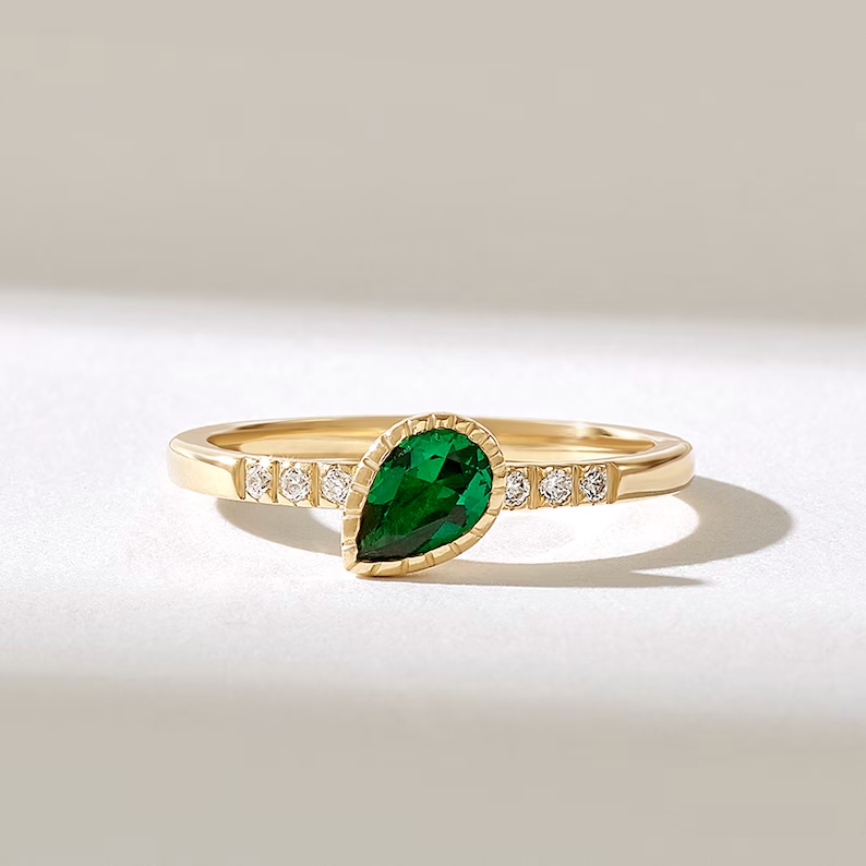 14k solid gold pear emerald engagement ring pb0087 2