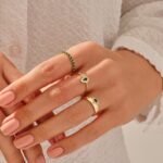 18K Solid Gold Pear Emerald Ring - Image 3