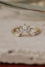 14k Gold Flora Diamond Tracer Band