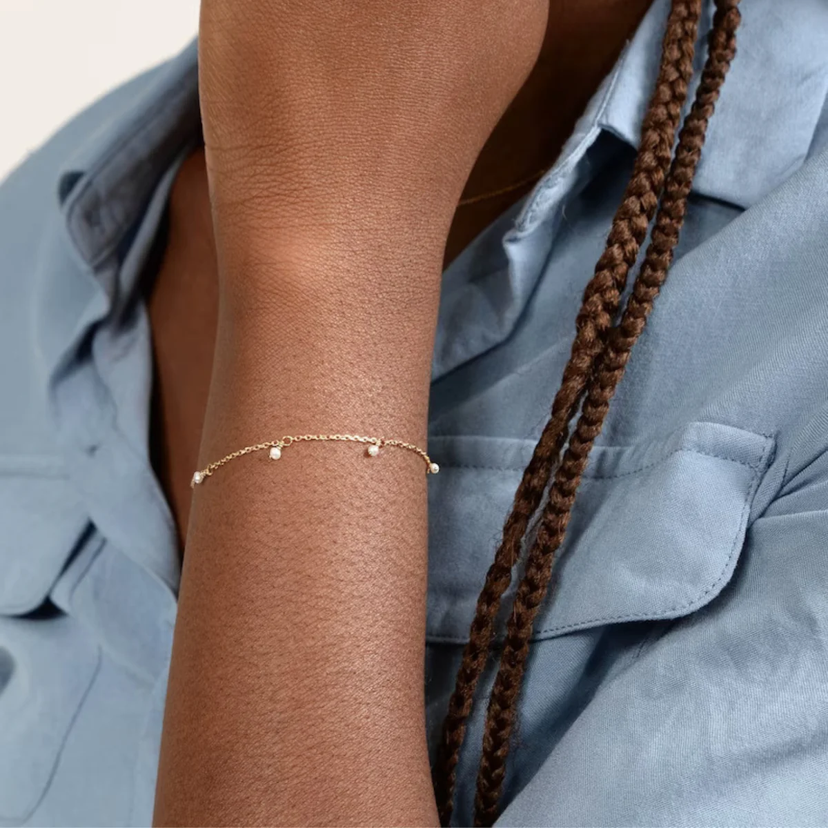 400548_c419cbeaf8bc463c988dce52a6c1e9bcmv2.webp 14K Solid Gold Tiny Pearl Bracelet - Image 1