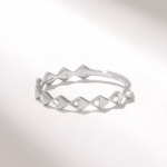 18K Solid Gold Diamond Wedding Ring - Image 5