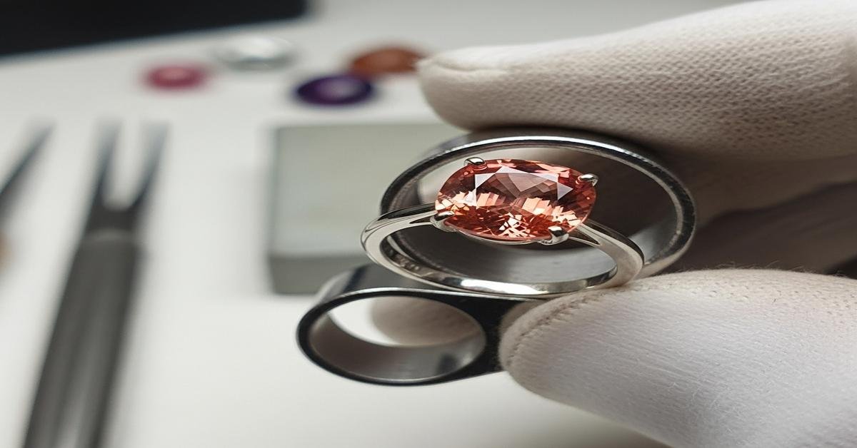 Padparadscha Obsession: How Dealers Nudge the Definition